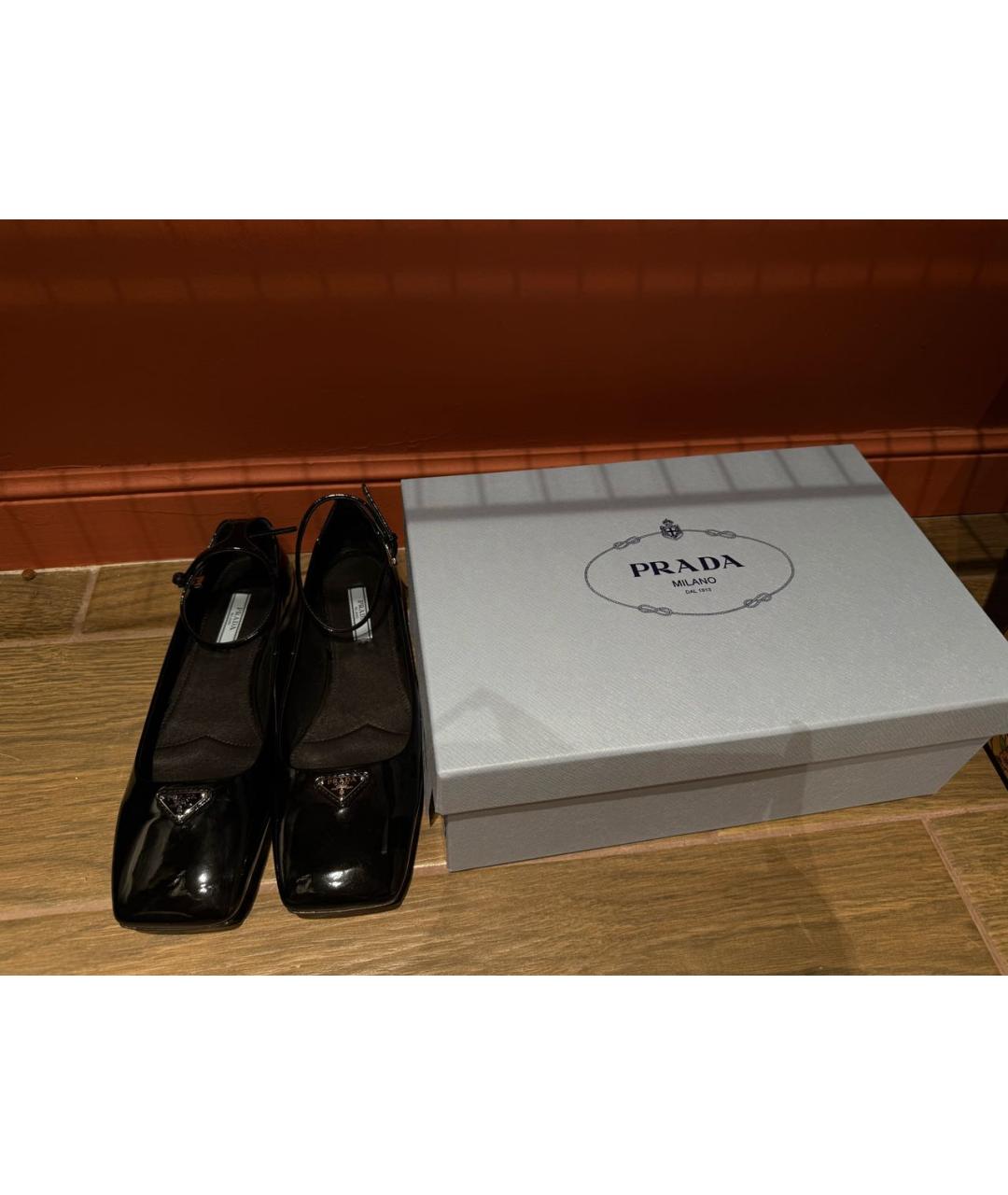 PRADA Черные балетки из лакированной кожи, фото 3