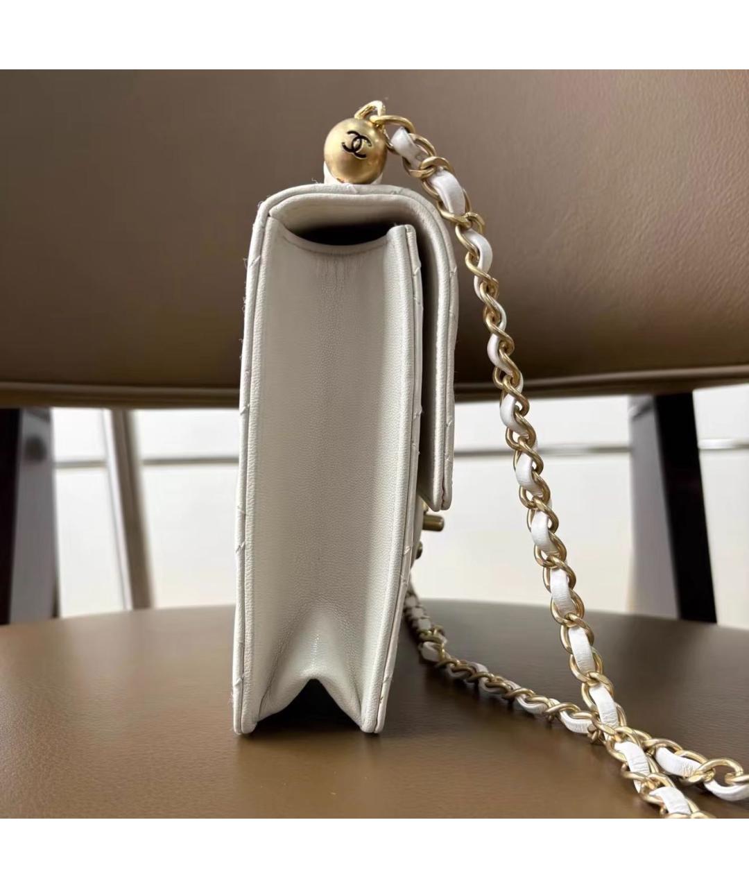 CHANEL Белая кожаная сумка через плечо, фото 3