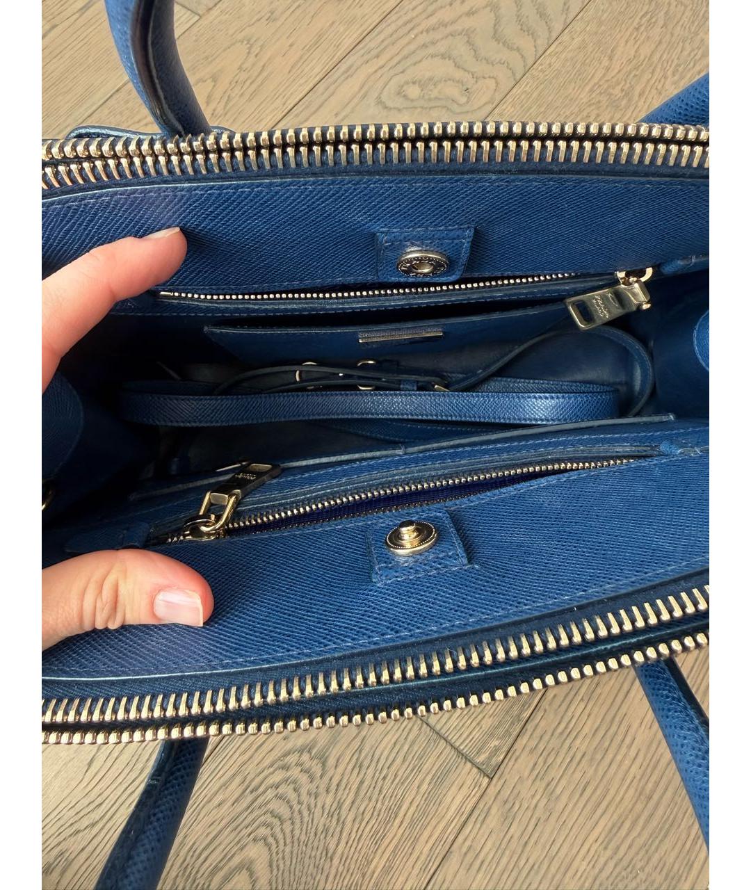 PRADA Синяя кожаная сумка с короткими ручками, фото 5