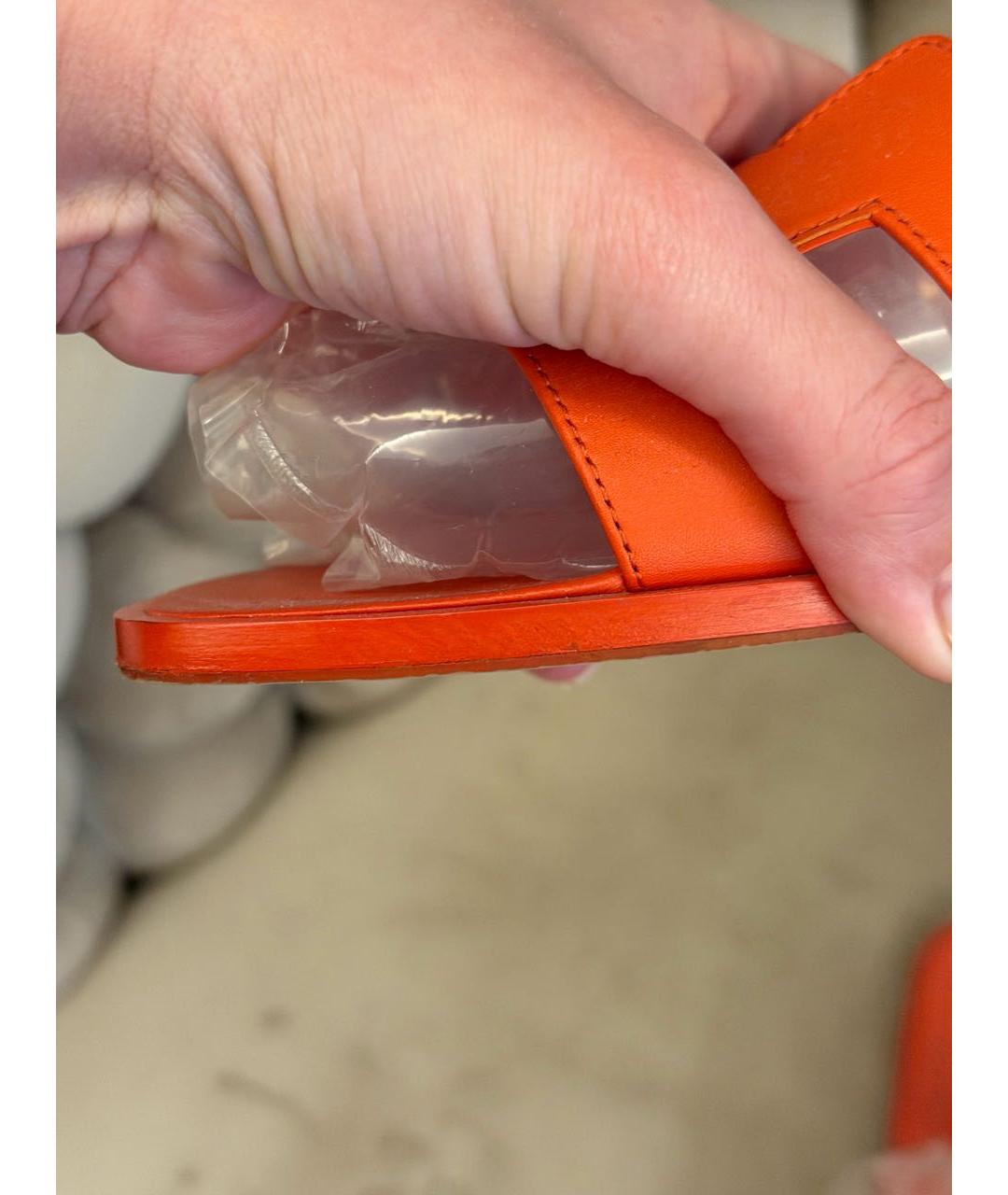 HERMES Оранжевое кожаные шлепанцы, фото 5