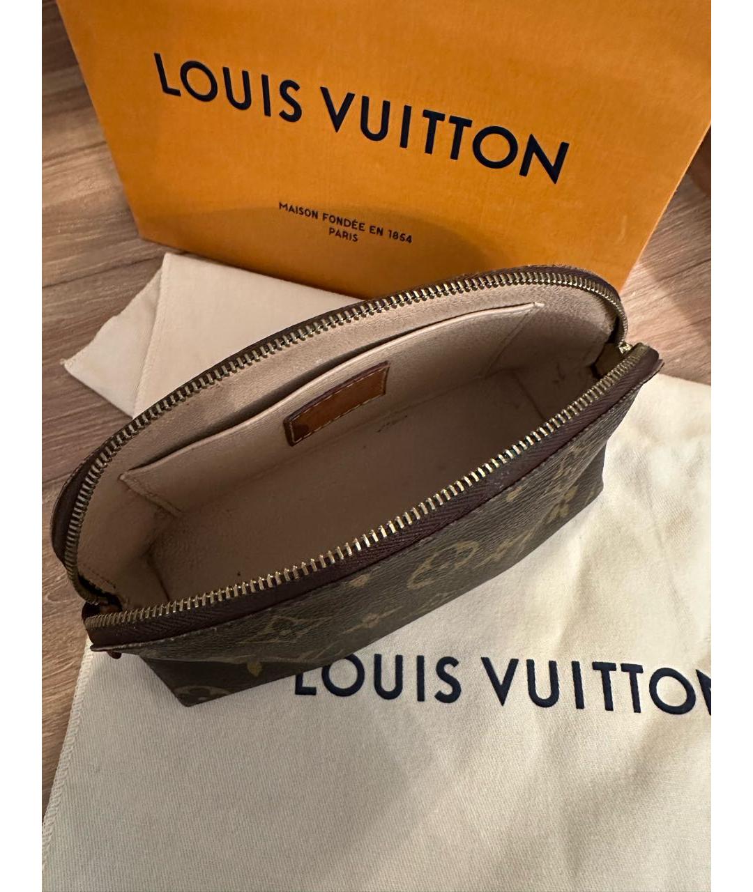 LOUIS VUITTON Коричневая кожаная косметичка, фото 4