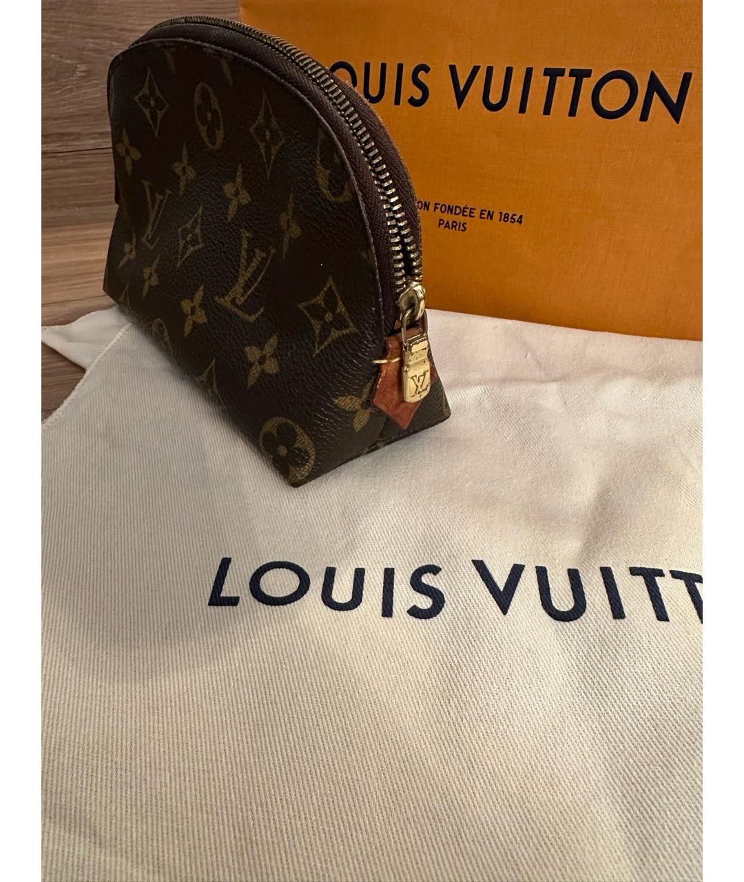 LOUIS VUITTON Коричневая кожаная косметичка, фото 3