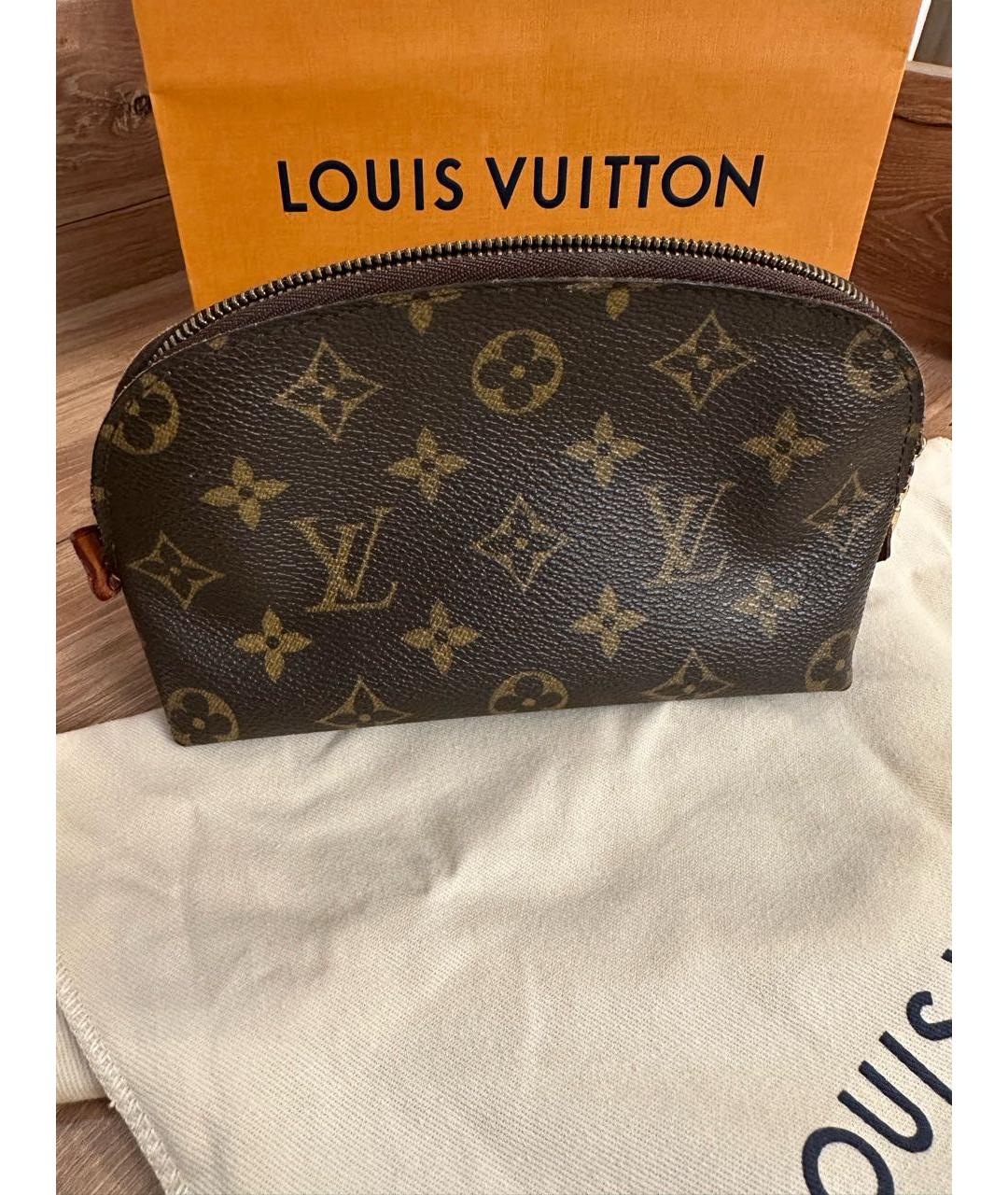 LOUIS VUITTON Коричневая кожаная косметичка, фото 8