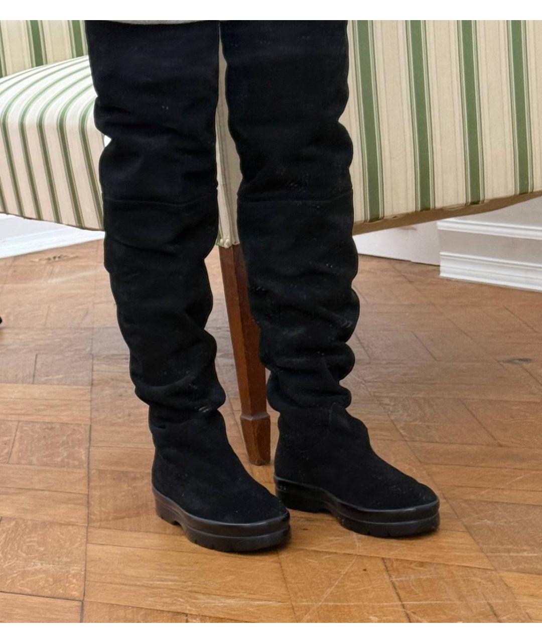 THE ROW Черные замшевые ботфорты, фото 2