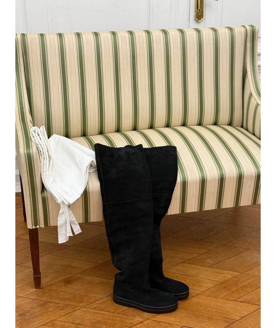 THE ROW Черные замшевые ботфорты, фото 3