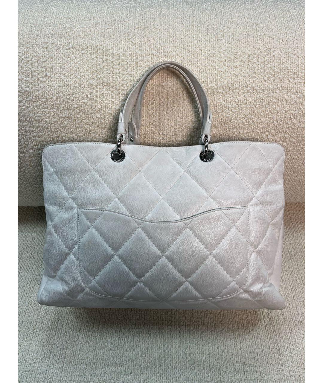 CHANEL Белая кожаная сумка с короткими ручками, фото 3