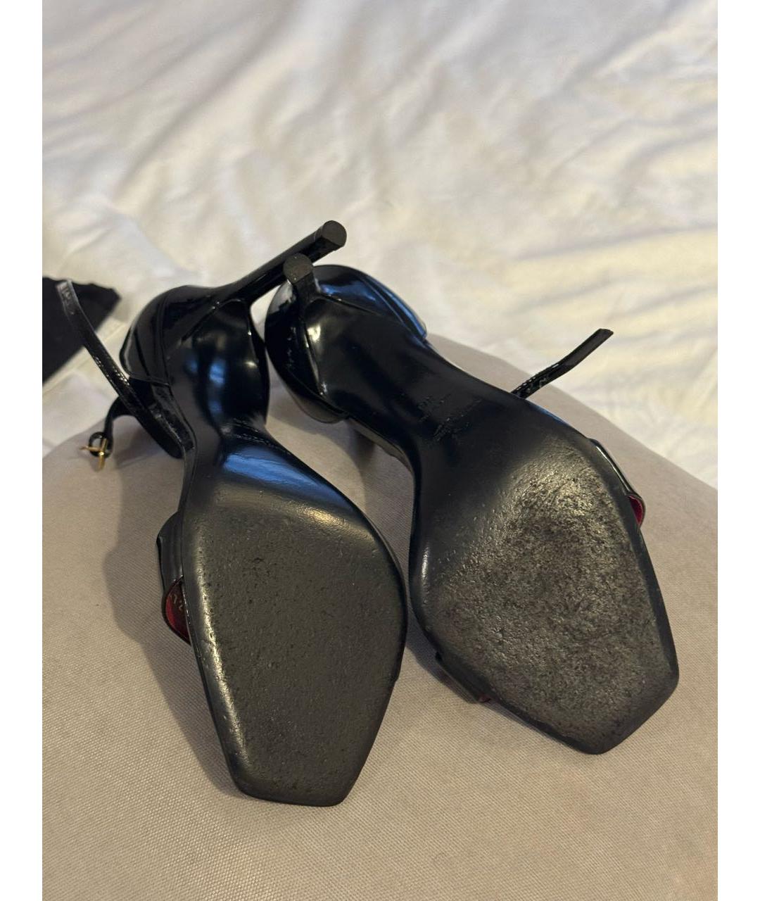 SAINT LAURENT Черные босоножки из лакированной кожи, фото 5