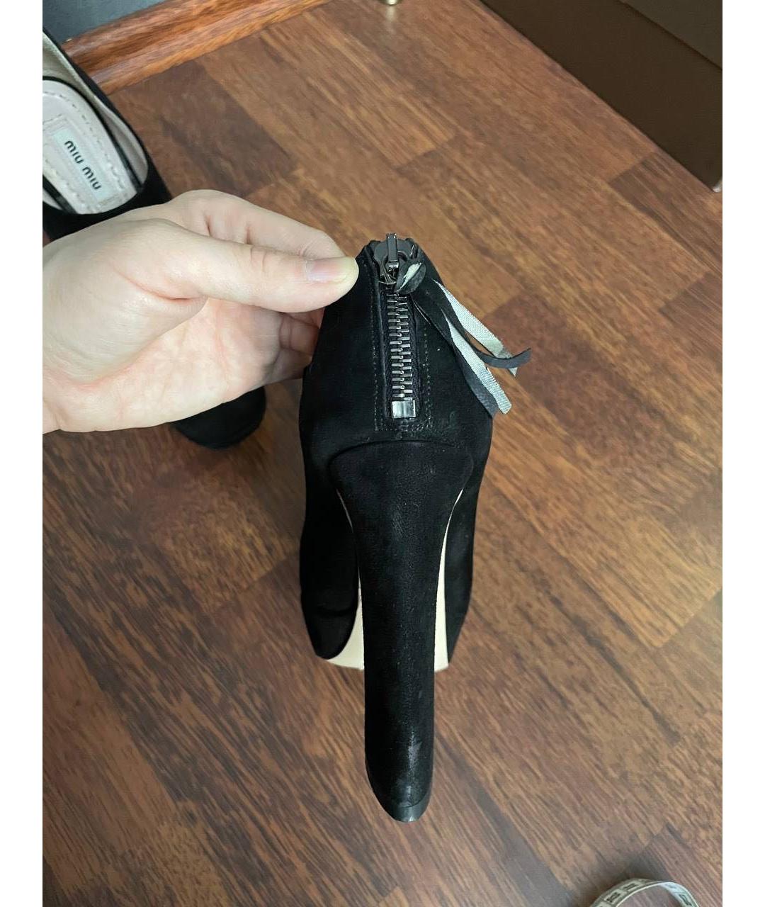 MIU MIU Черные замшевые ботильоны, фото 3
