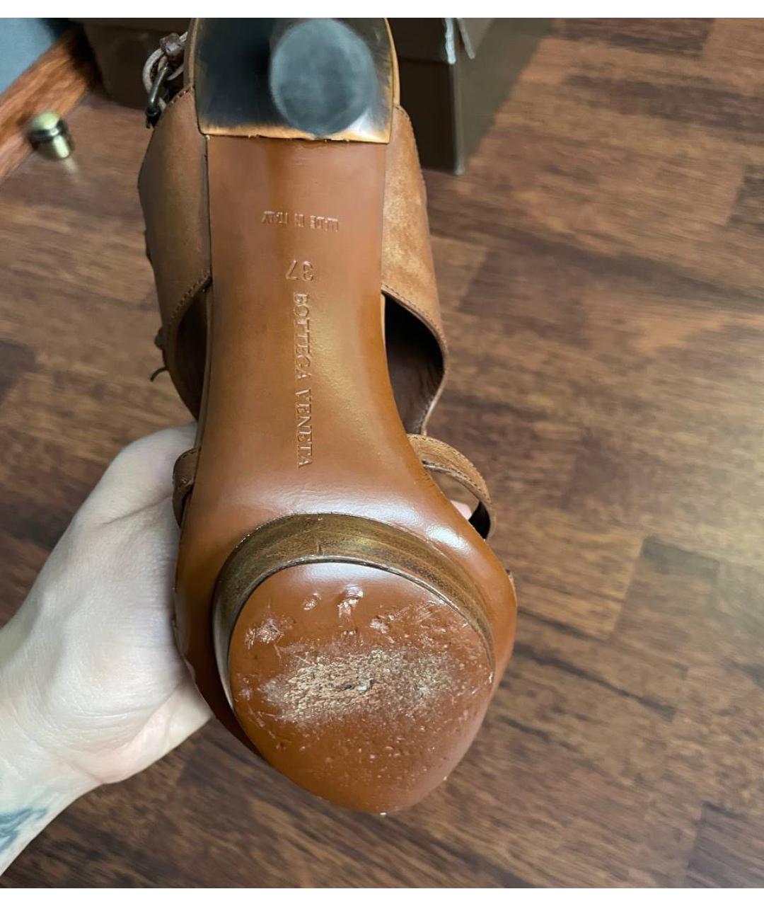 BOTTEGA VENETA Коричневые кожаные босоножки, фото 4