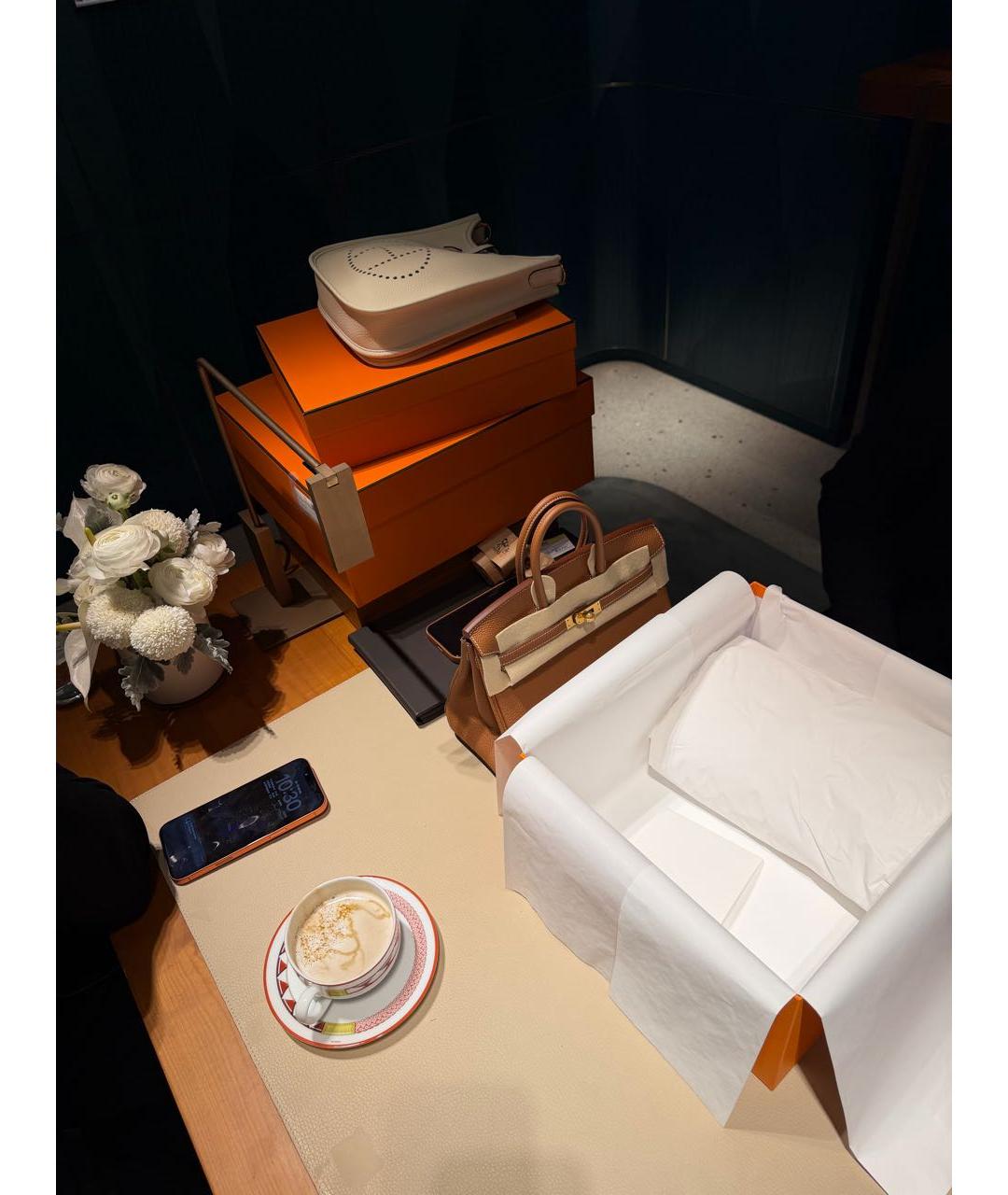 HERMES Коричневая кожаная сумка с короткими ручками, фото 5