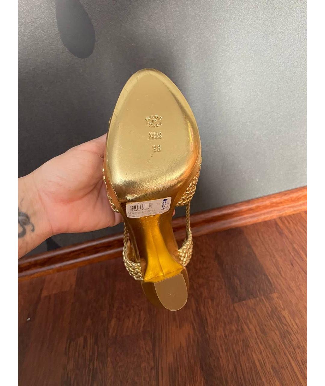 MOSCHINO Золотые кожаные босоножки, фото 4