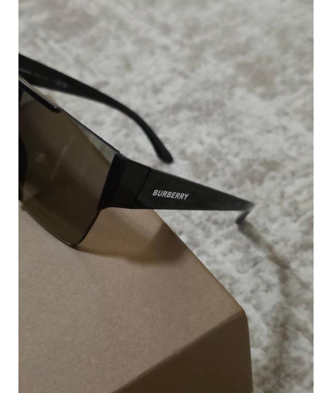 BURBERRY Черные пластиковые солнцезащитные очки, фото 4