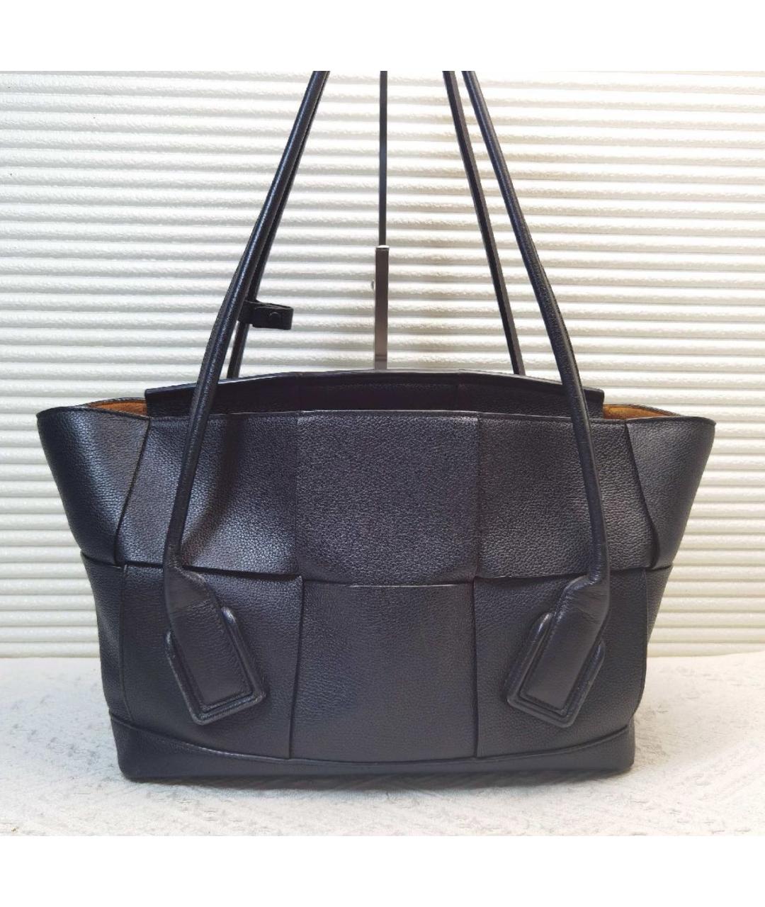 BOTTEGA VENETA Черная кожаная сумка через плечо, фото 5