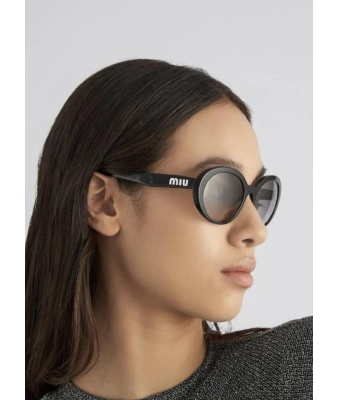 MIU MIU Черные пластиковые солнцезащитные очки, фото 3
