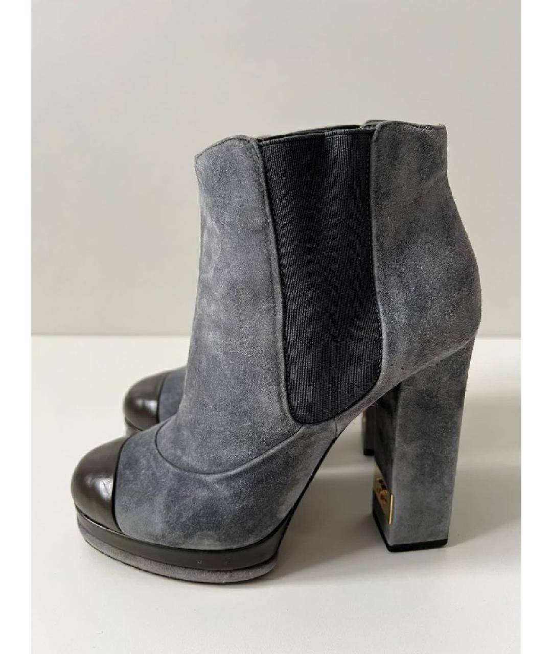 CHANEL Серые замшевые ботинки, фото 3