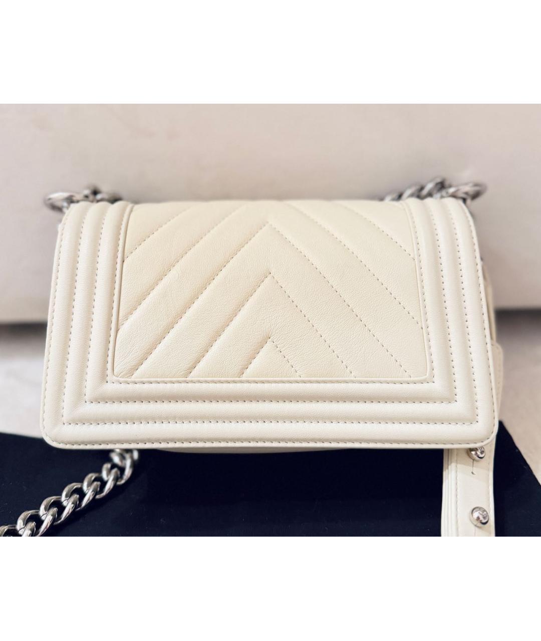 CHANEL Белая кожаная сумка через плечо, фото 2