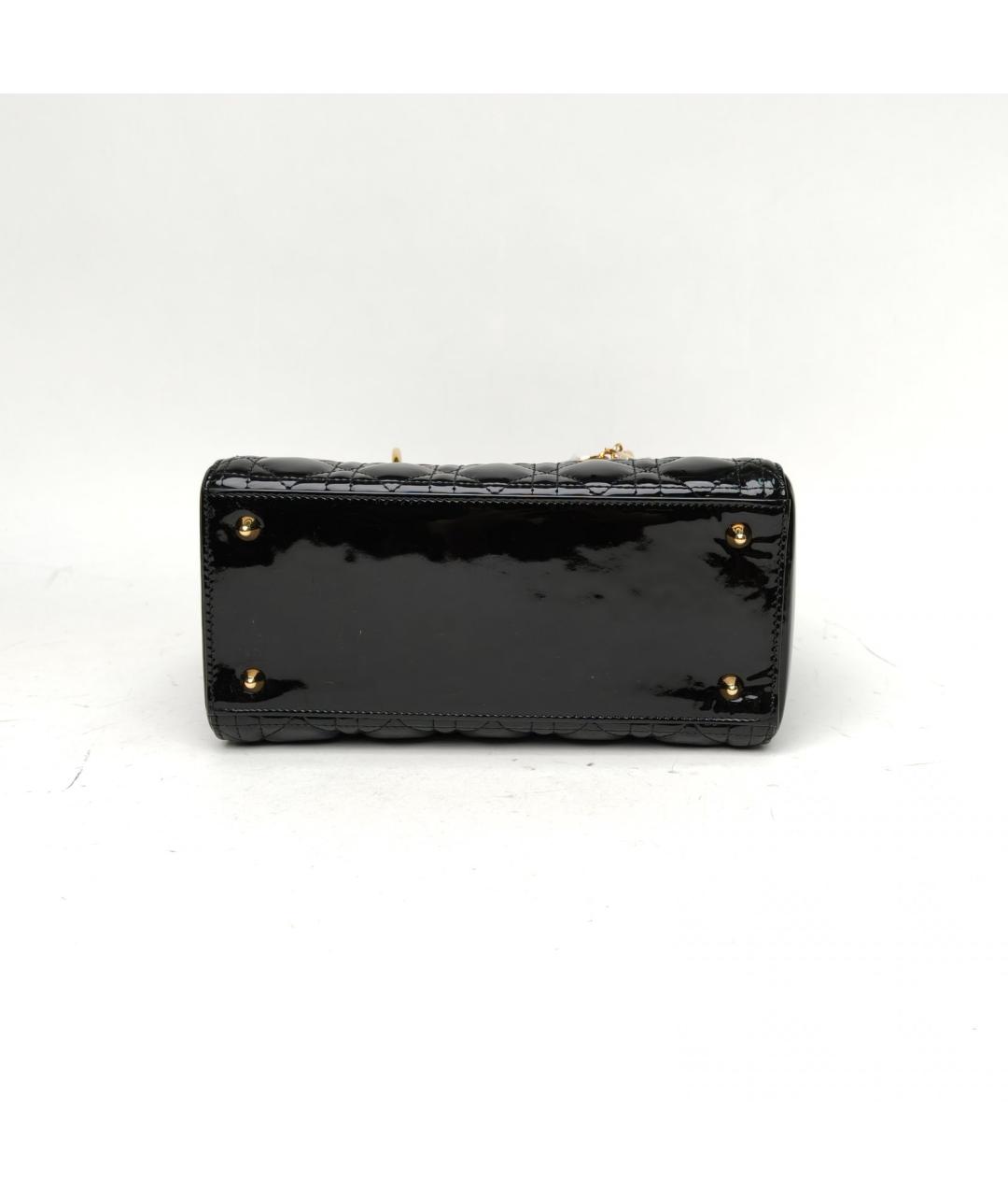 CHRISTIAN DIOR Черная сумка через плечо из лакированной кожи, фото 6