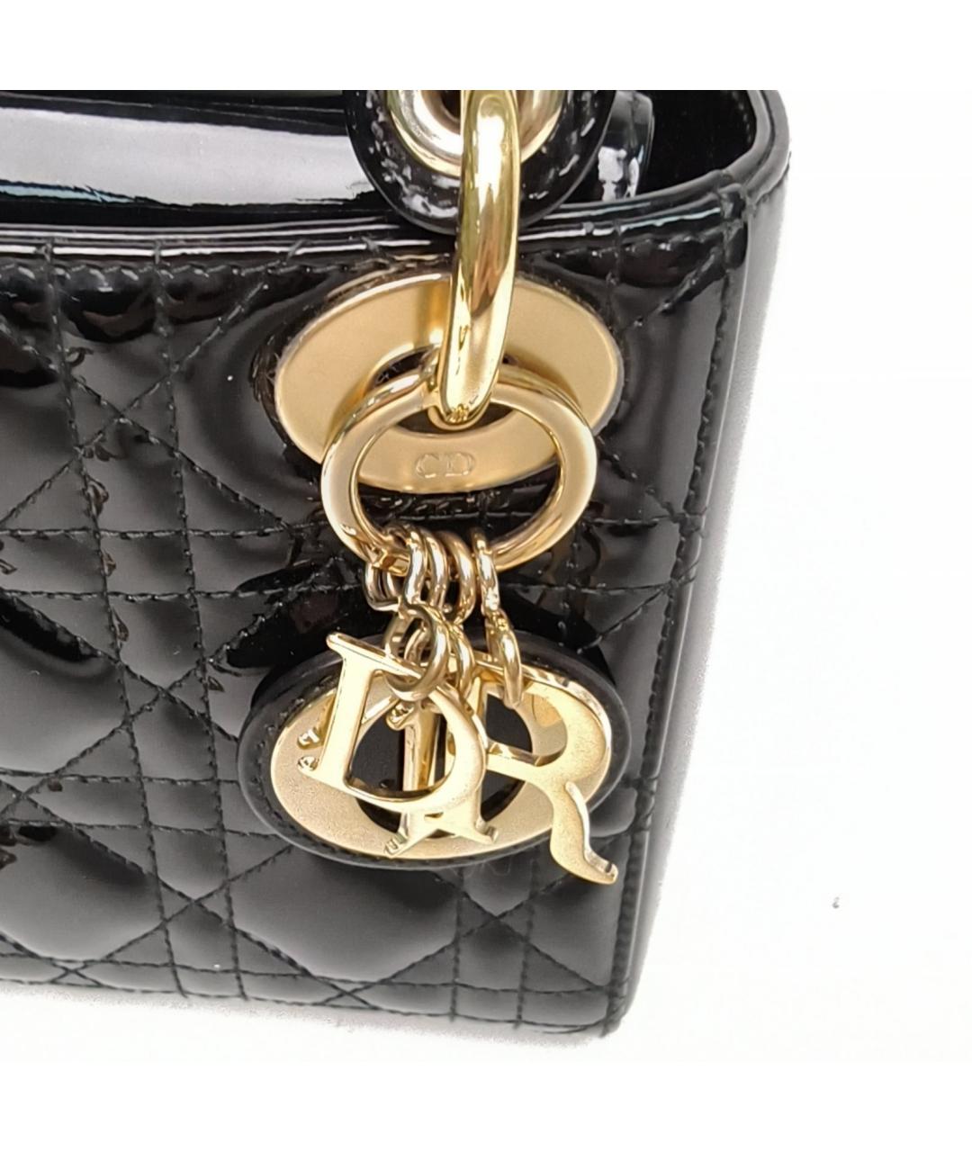 CHRISTIAN DIOR Черная сумка через плечо из лакированной кожи, фото 7