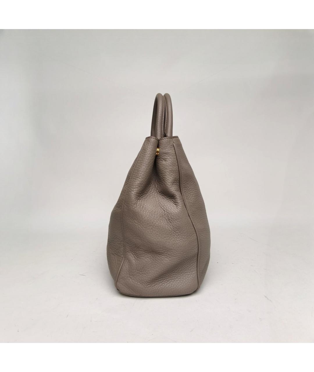 PRADA Серая кожаная сумка через плечо, фото 3