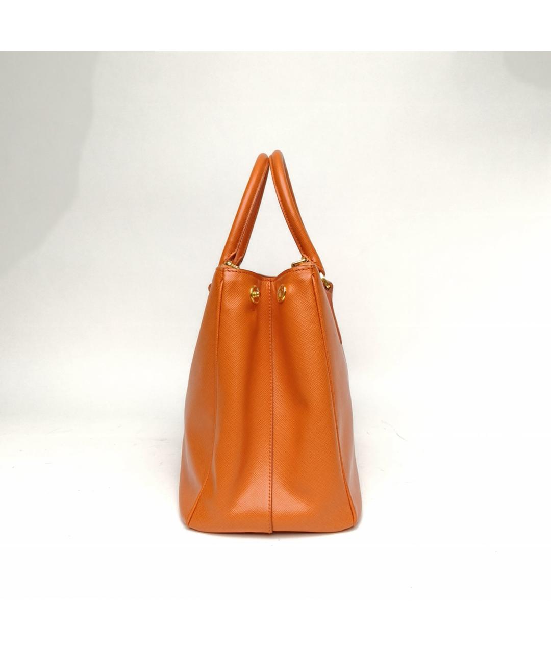 PRADA Оранжевая кожаная сумка с короткими ручками, фото 3
