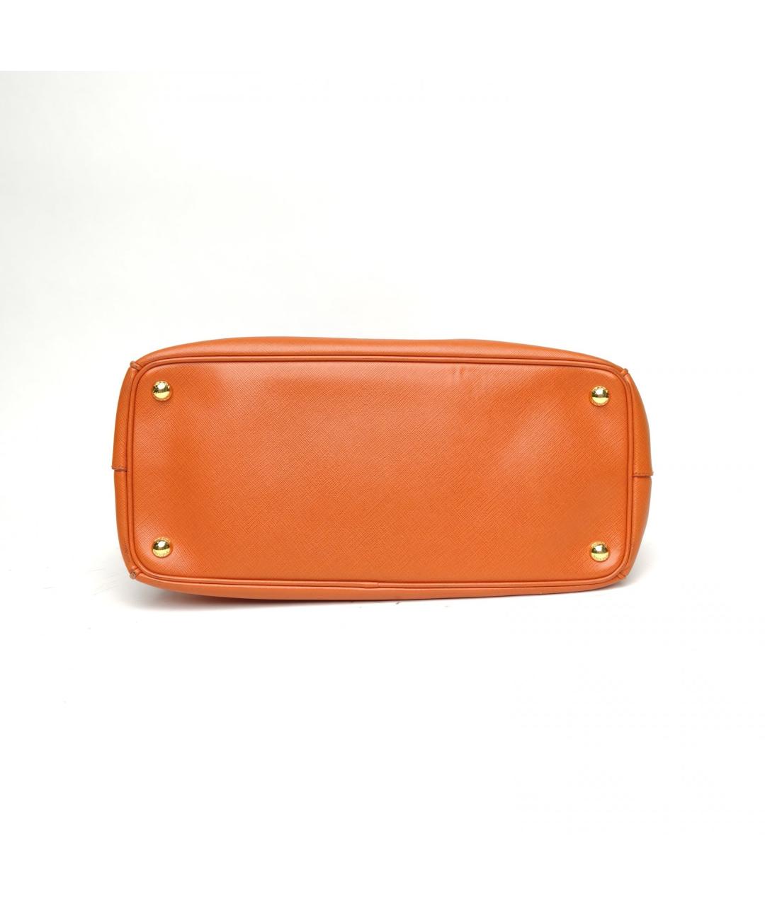PRADA Оранжевая кожаная сумка с короткими ручками, фото 6