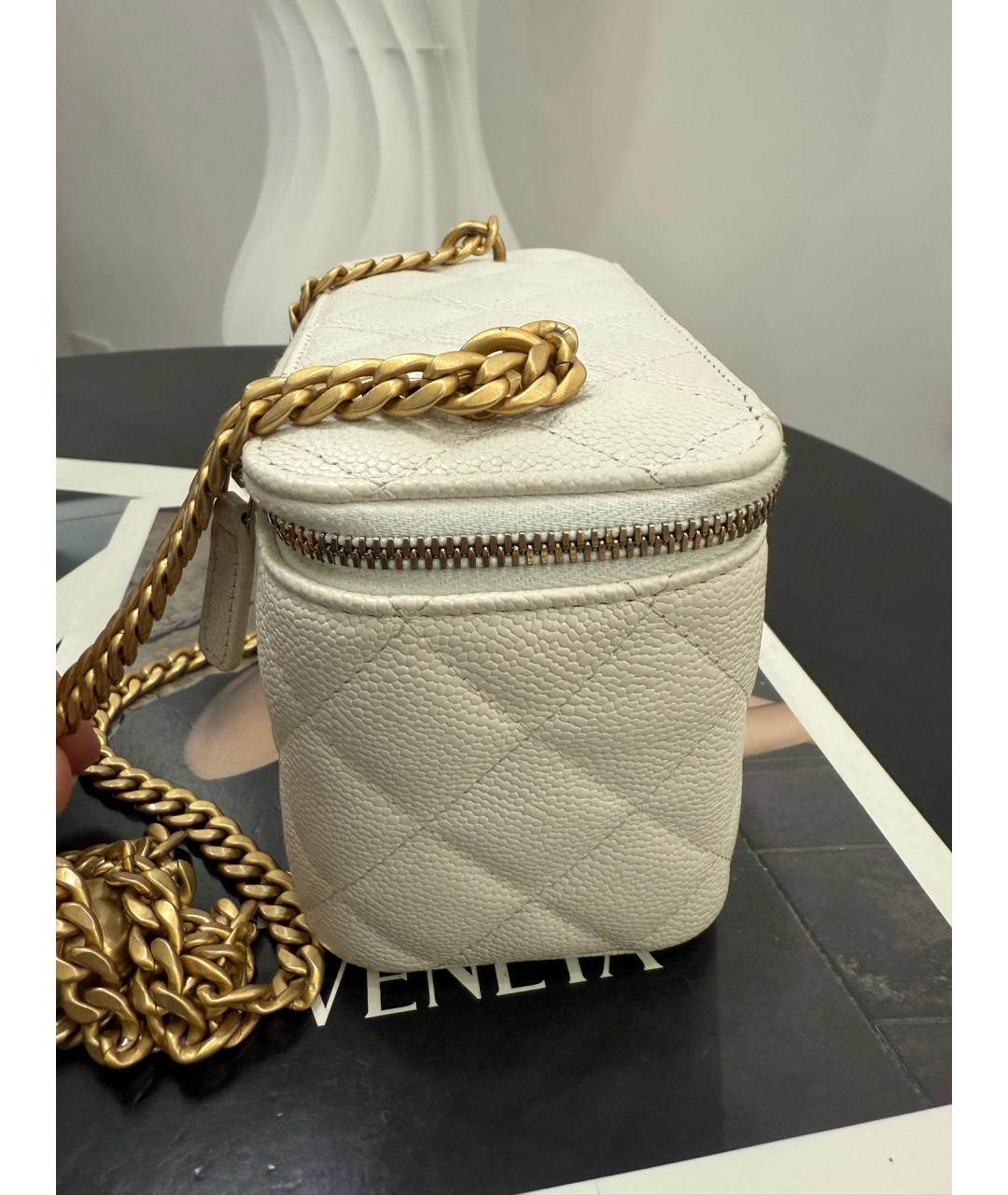 CHANEL Белая кожаная сумка через плечо, фото 4