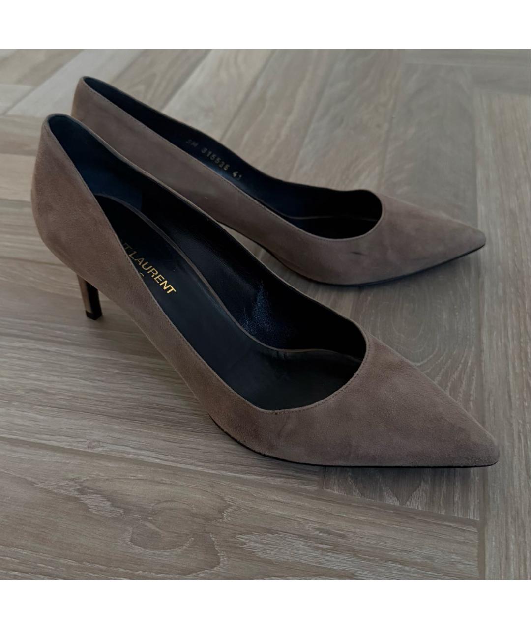 SAINT LAURENT Бежевые замшевые лодочки на низком каблуке, фото 2