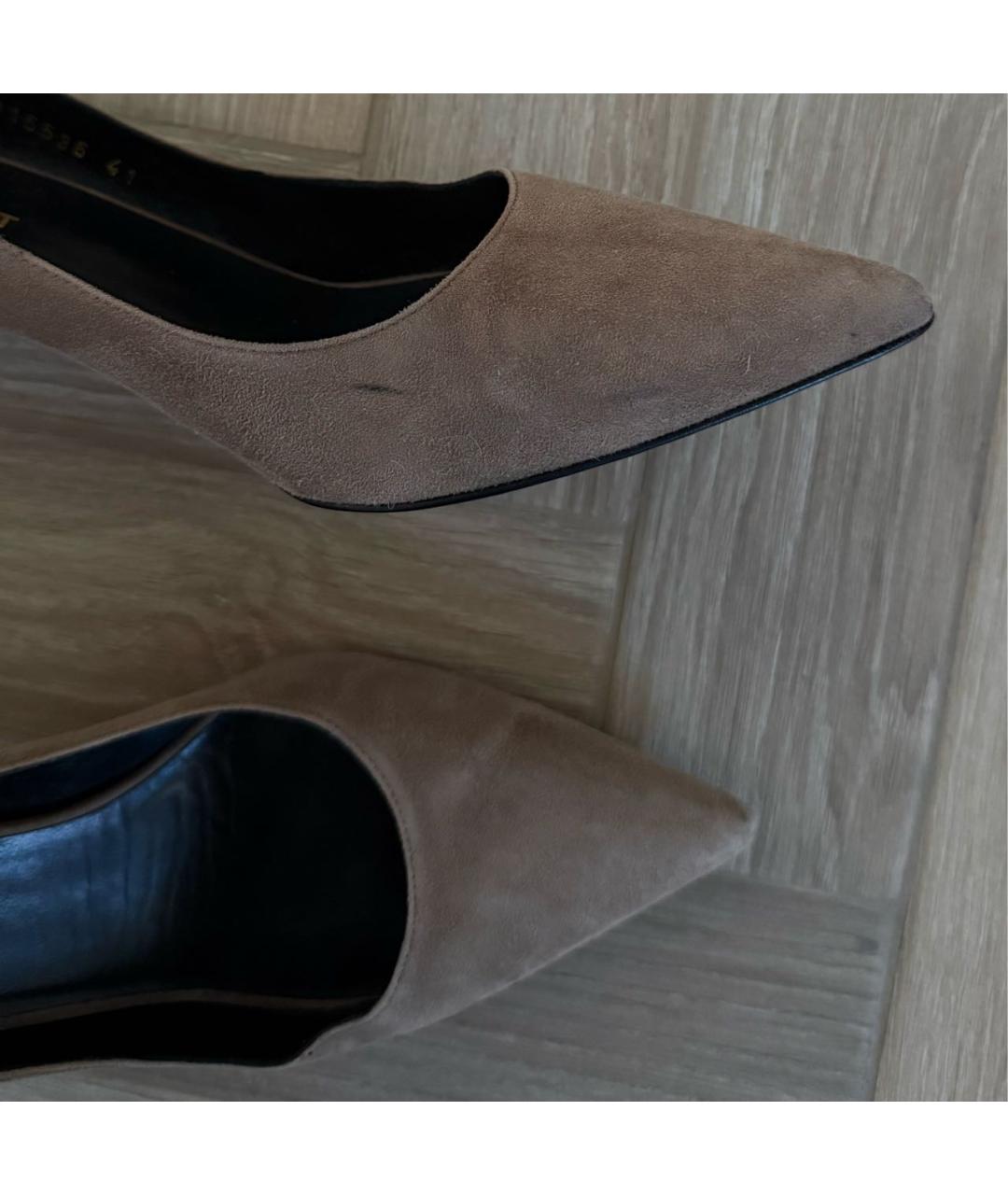 SAINT LAURENT Бежевые замшевые лодочки на низком каблуке, фото 6