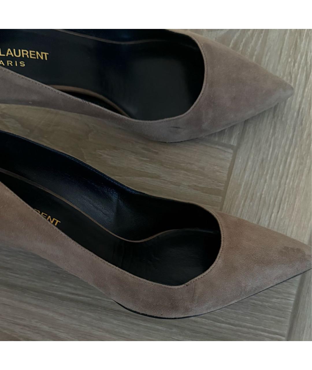 SAINT LAURENT Бежевые замшевые лодочки на низком каблуке, фото 5