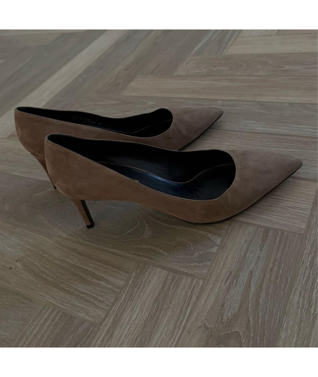 SAINT LAURENT Бежевые замшевые лодочки на низком каблуке, фото 8