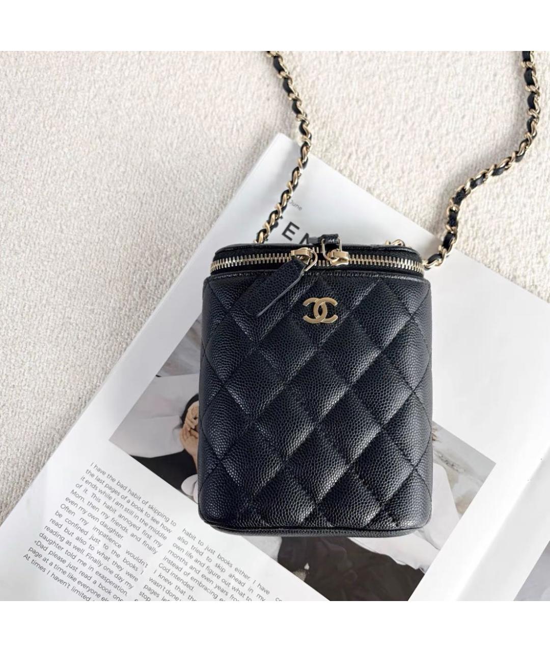 CHANEL Черная кожаная сумка через плечо, фото 3