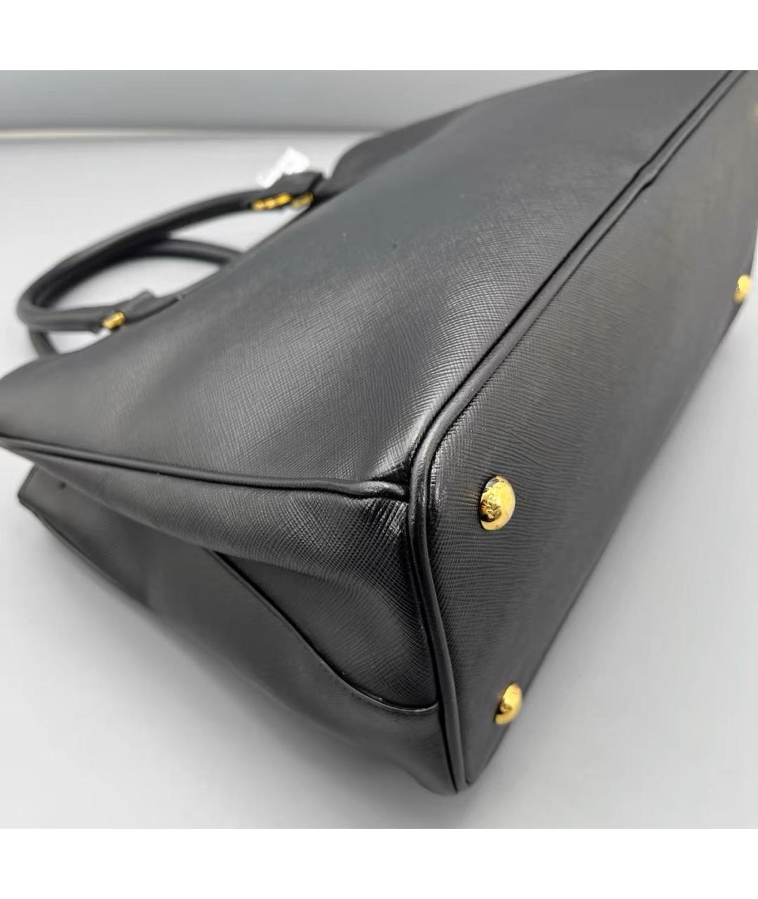PRADA Черная кожаная сумка с короткими ручками, фото 5
