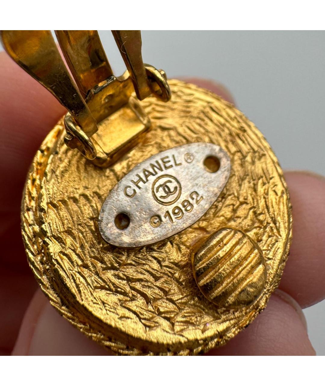 CHANEL Золотые металлические клипсы, фото 3