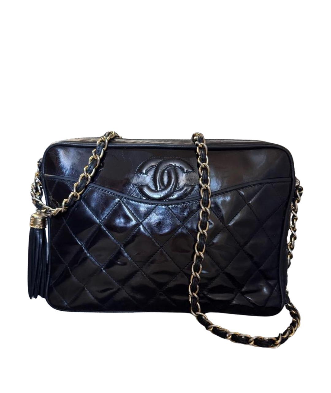CHANEL Черная сумка через плечо из лакированной кожи, фото 1