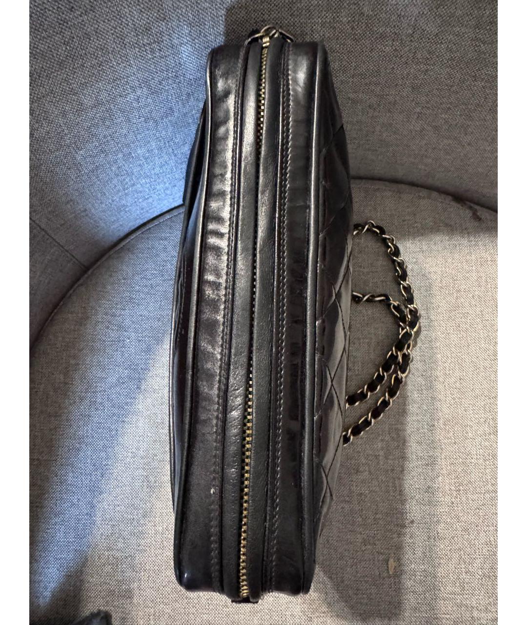 CHANEL Черная сумка через плечо из лакированной кожи, фото 5