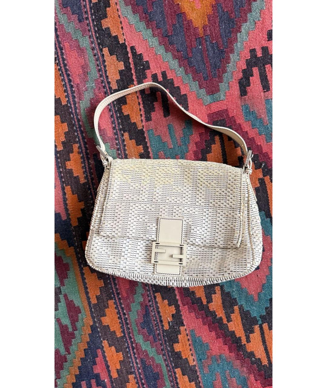 FENDI Белая сумка с короткими ручками из лакированной кожи, фото 8