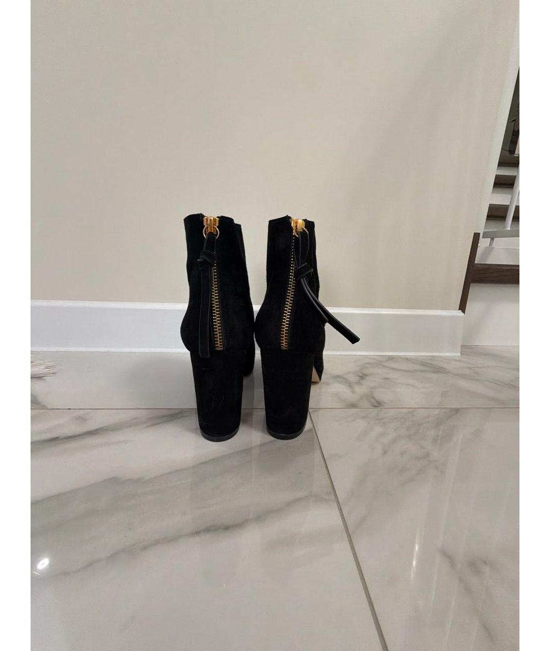 STUART WEITZMAN Черные замшевые ботильоны, фото 4