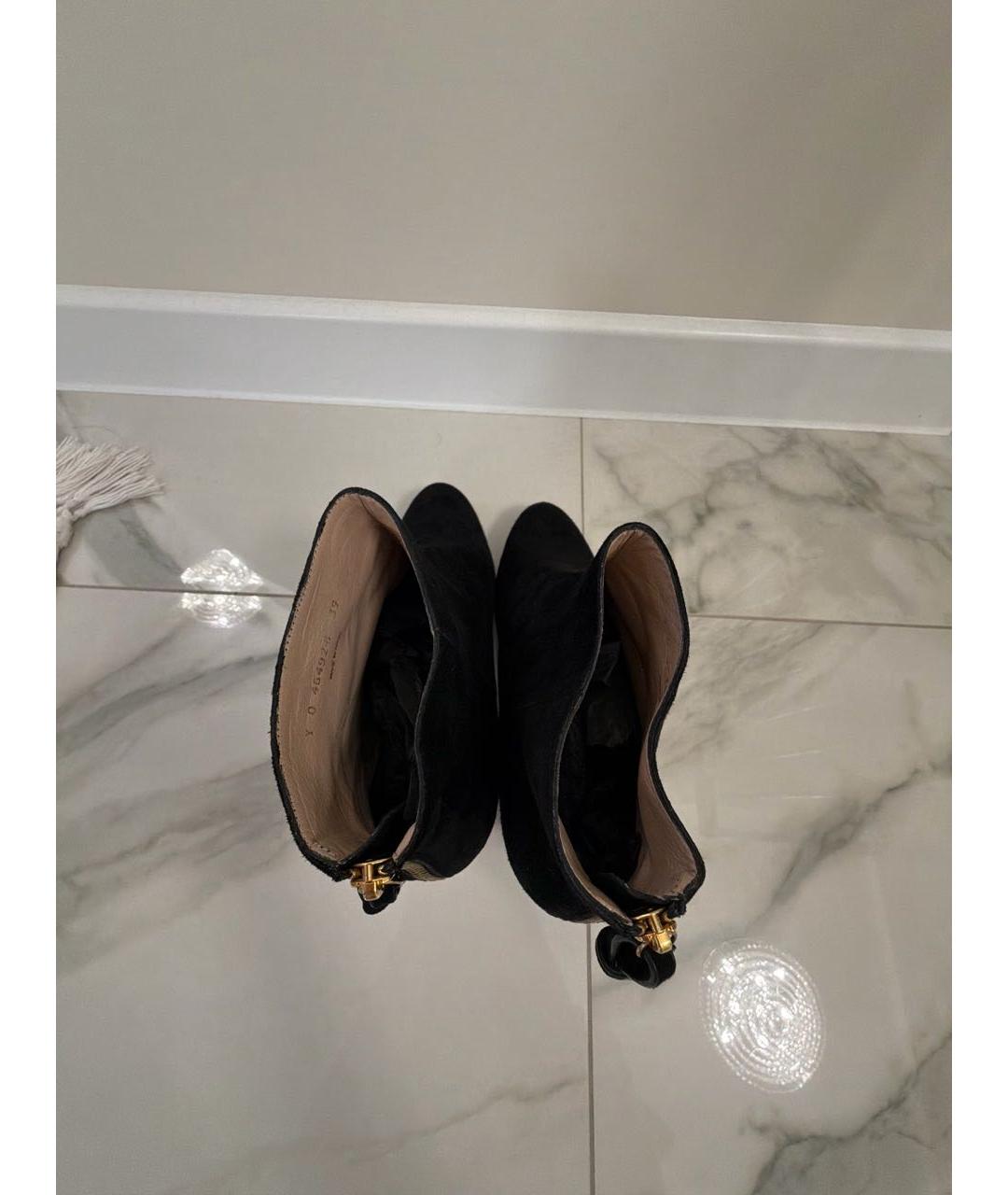 STUART WEITZMAN Черные замшевые ботильоны, фото 3