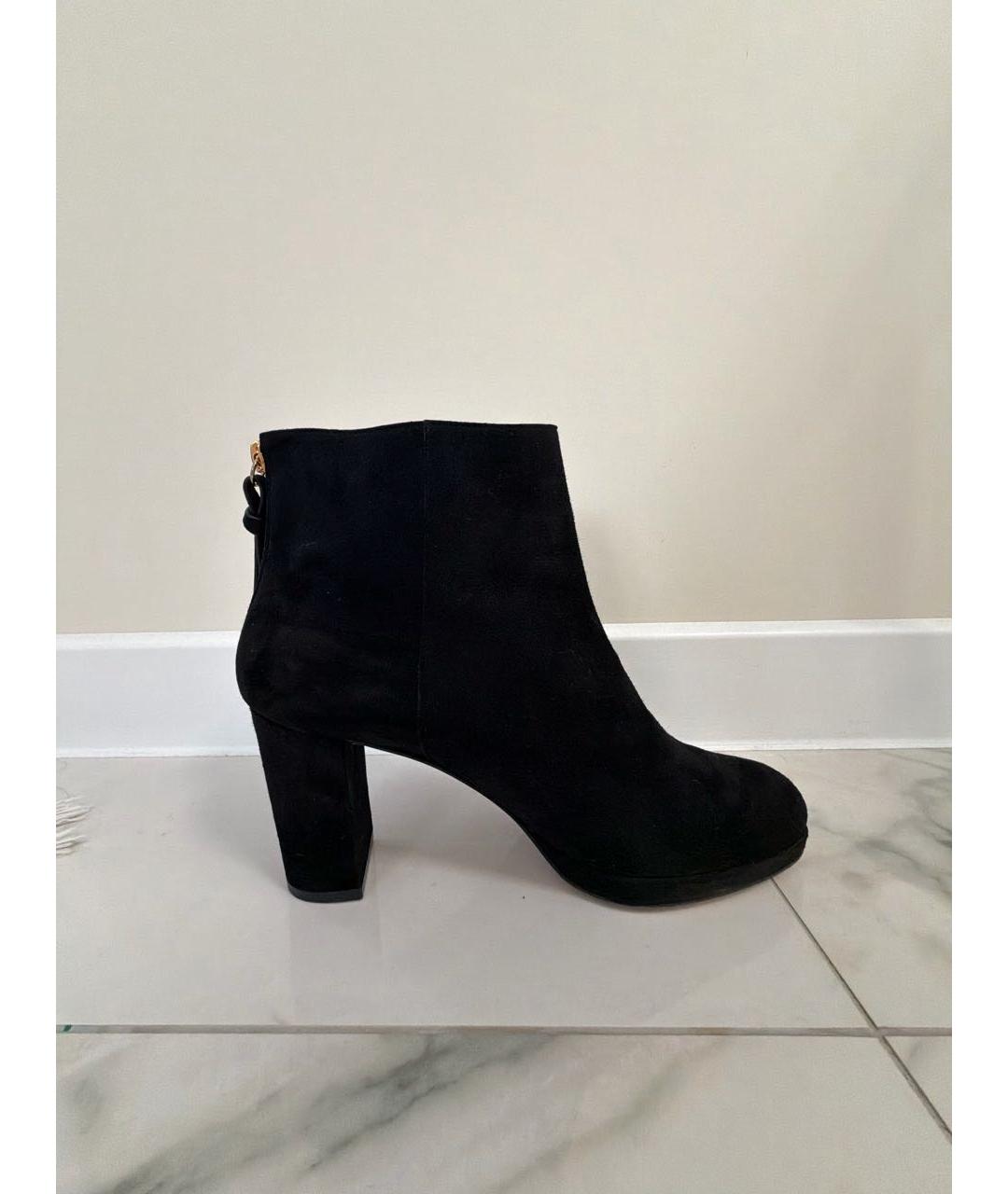 STUART WEITZMAN Черные замшевые ботильоны, фото 5