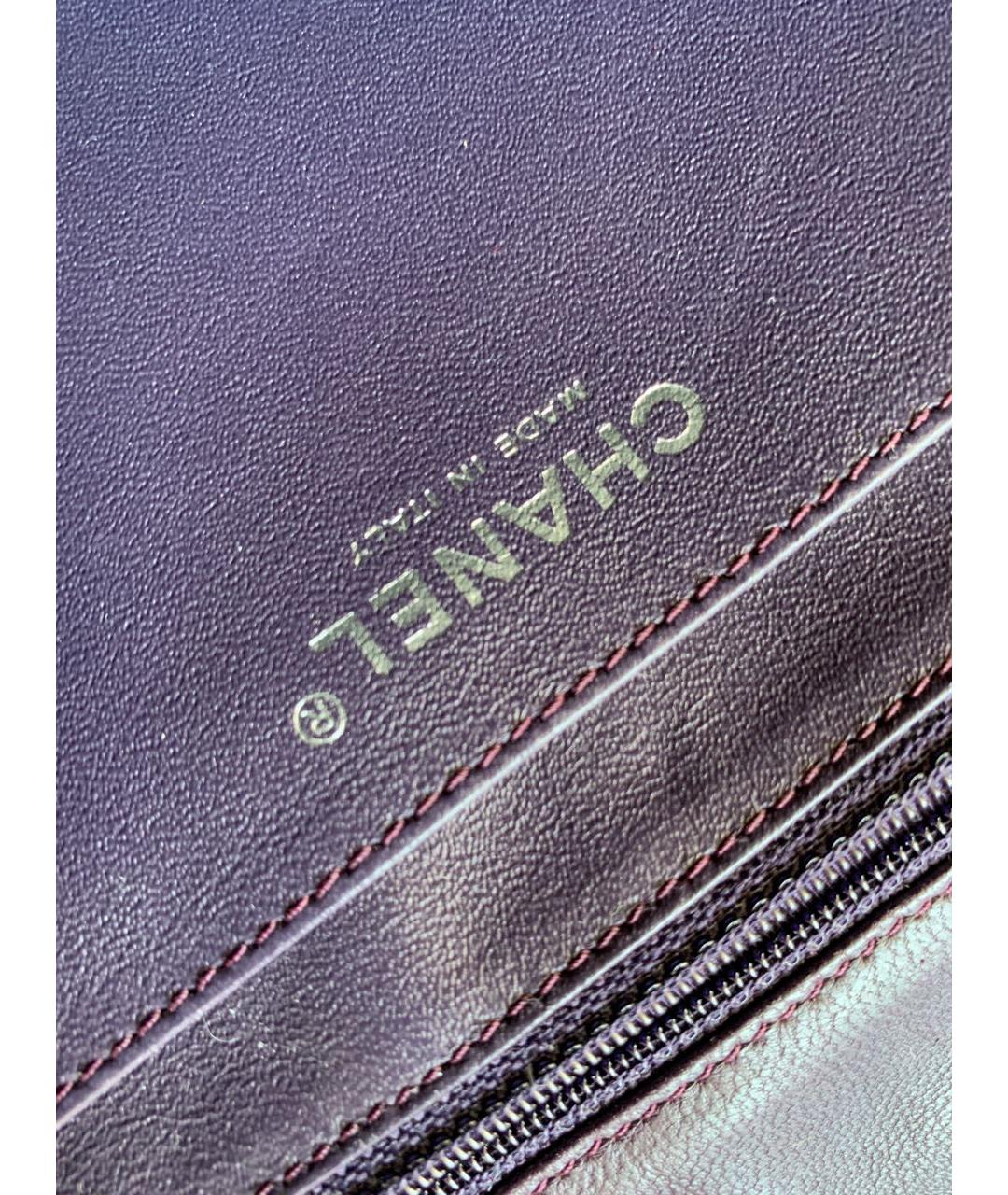 CHANEL Бордовая сумка через плечо из лакированной кожи, фото 4