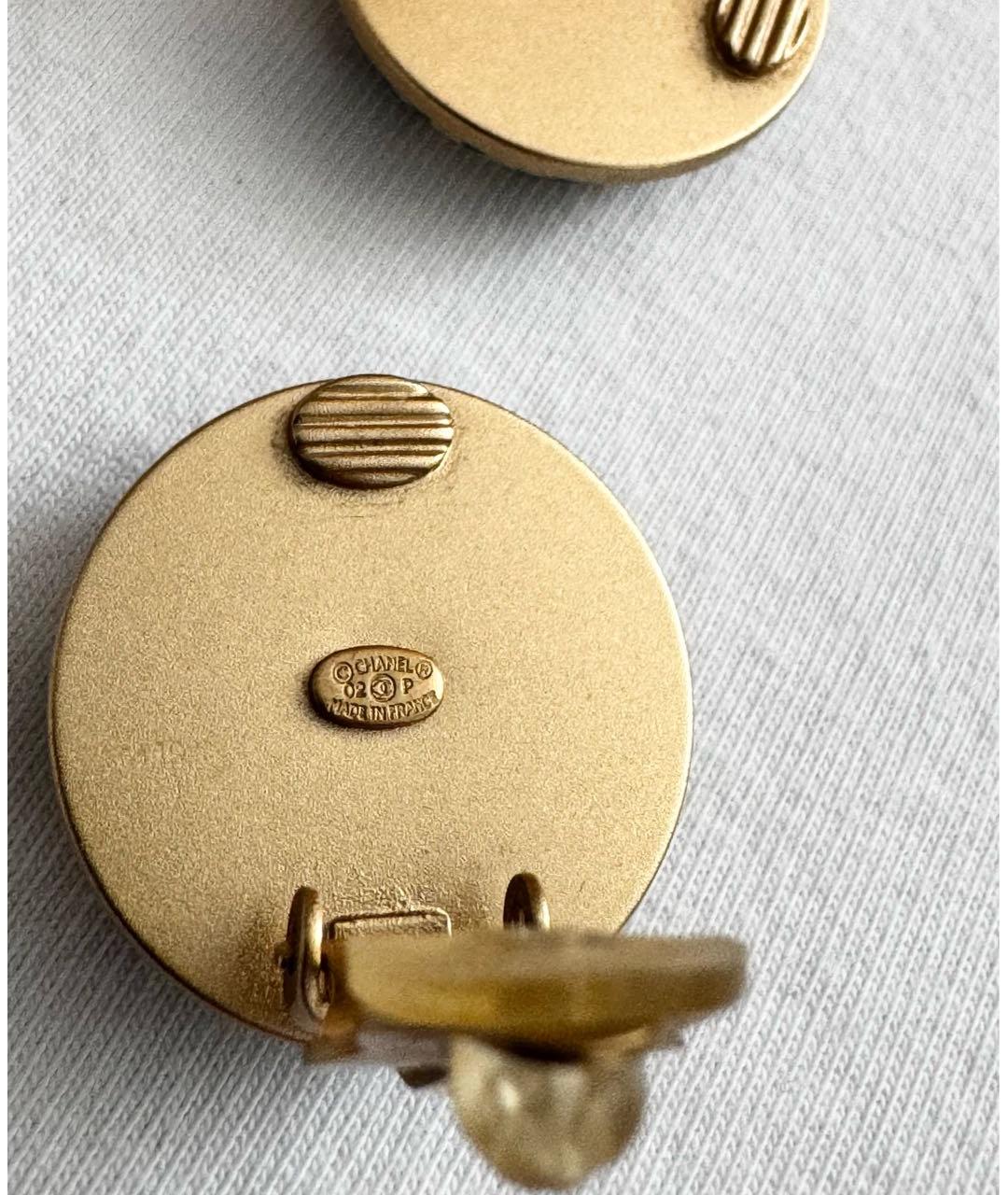 CHANEL Бежевые латунные клипсы, фото 3