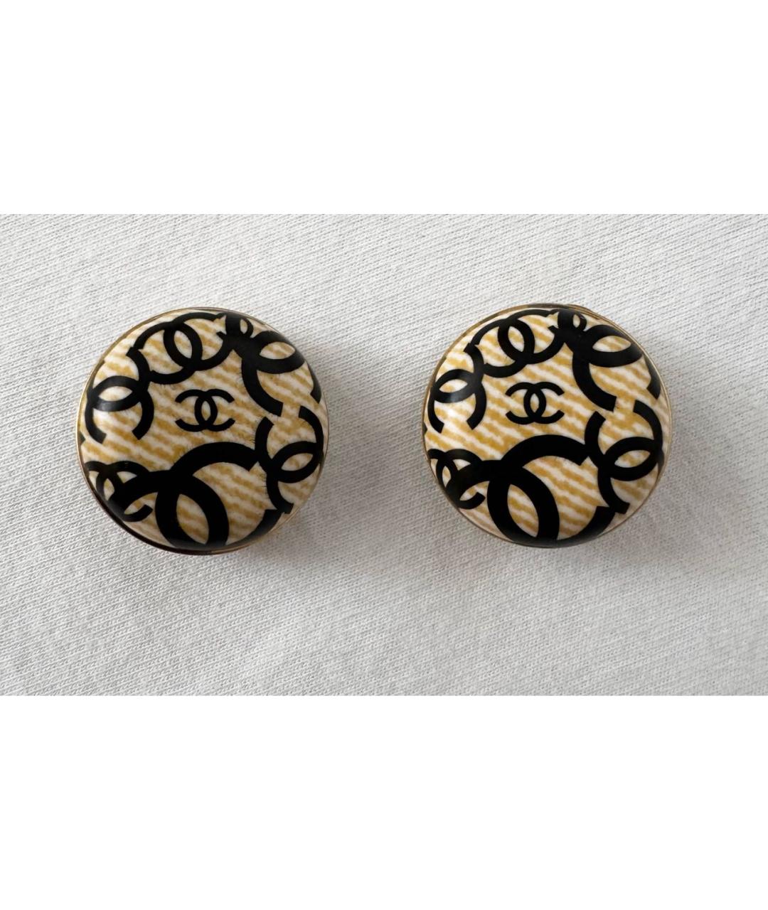 CHANEL Бежевые латунные клипсы, фото 6