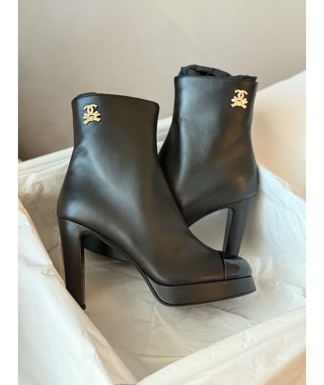 CHANEL Черные кожаные сапоги, фото 2