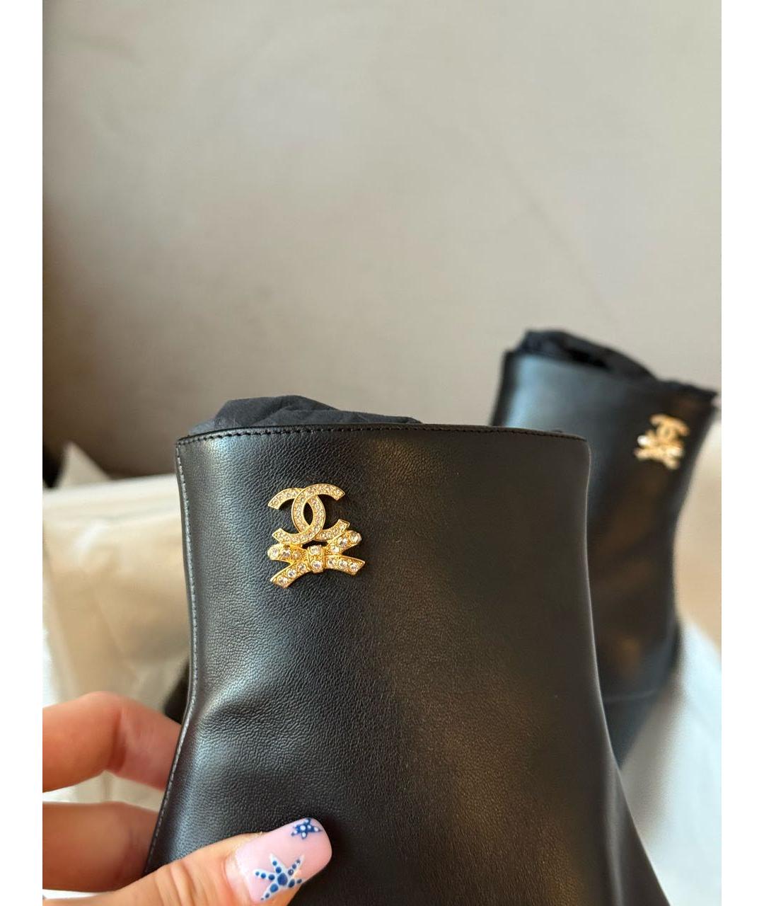 CHANEL Черные кожаные сапоги, фото 3