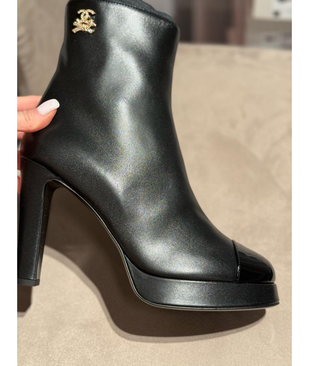 CHANEL Черные кожаные сапоги, фото 5