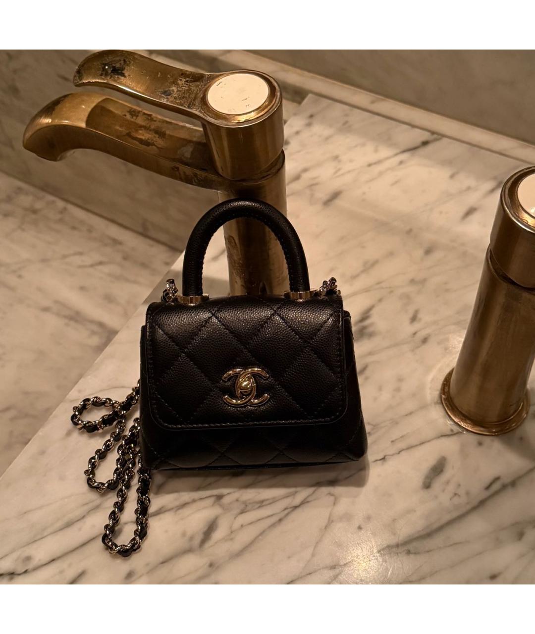 CHANEL Черная кожаная сумка с короткими ручками, фото 6