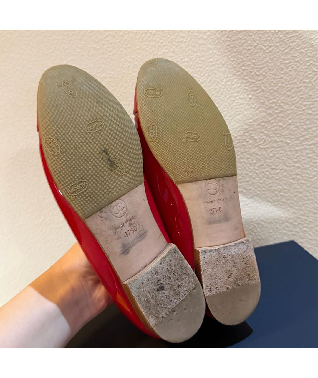 CHANEL Красные балетки из лакированной кожи, фото 5