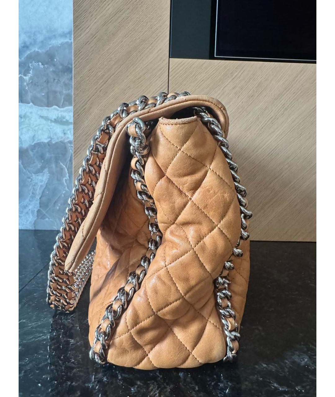 CHANEL Оранжевая кожаная сумка с короткими ручками, фото 2