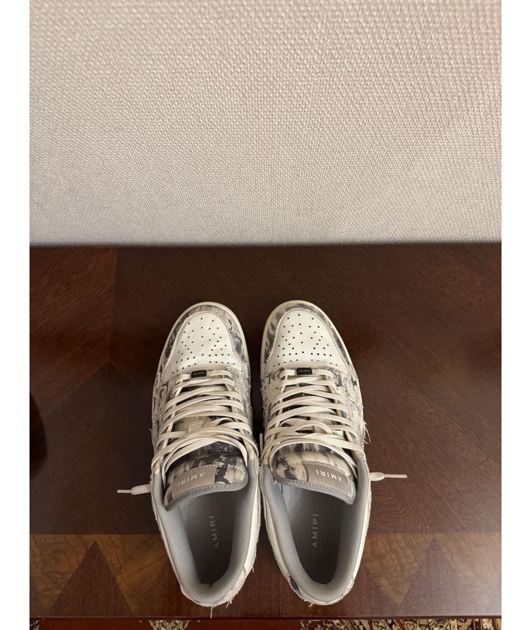 AMIRI Белые кожаные низкие кроссовки / кеды, фото 3