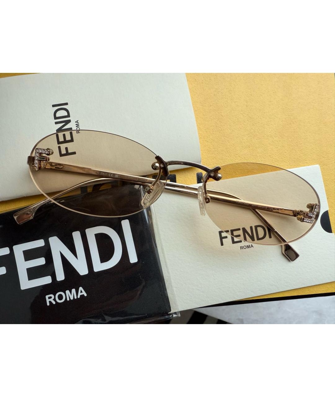 FENDI Бежевые металлические солнцезащитные очки, фото 2